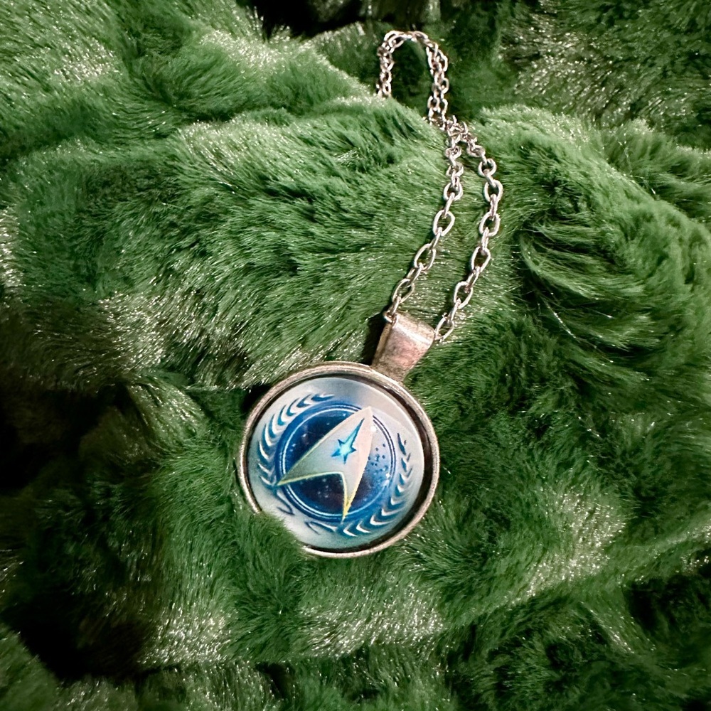 Silver Pendant Necklace with Star Trek Emblem bundle
